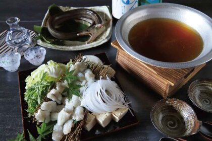 夏の黒十名物・鱧（ハモ）すき鍋と季節の旬菜、そして兵庫の夏酒。極上の夏の味わいををお届けします。神戸三宮「黒十 神戸本店」で7月8日（月）より。